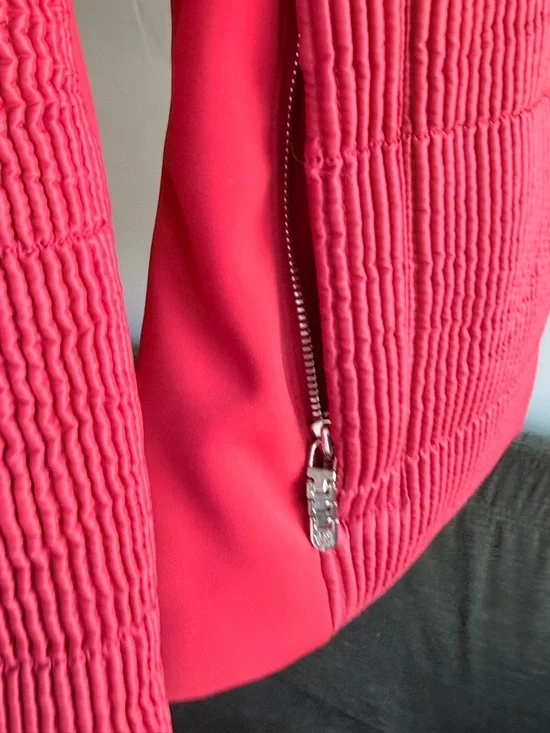 Fusalp Pink-Red Quilted Ski Jacket with Cream Faux Fur Collar - Picture 4 of 6